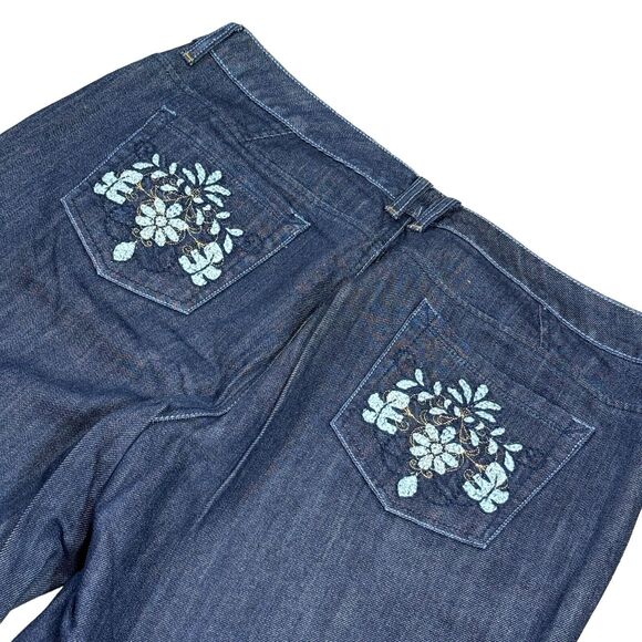 Chico's Platinum Denim Jeans Bottoms Luxury Stitched Design Floral Womans Size 3 - Picture 5 of 9